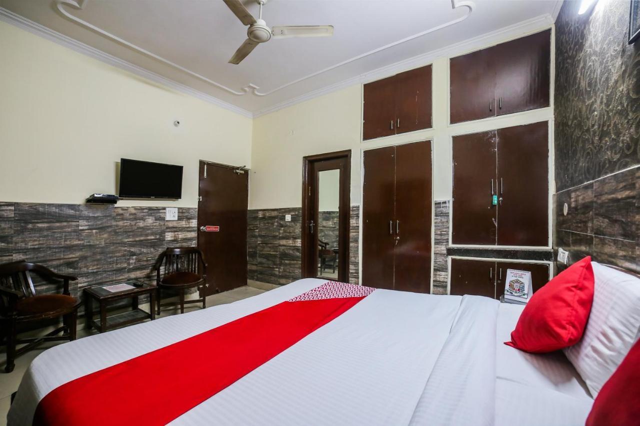 Oyo Downtown Inn Near Leisure Valley Park Gurgaon Buitenkant foto