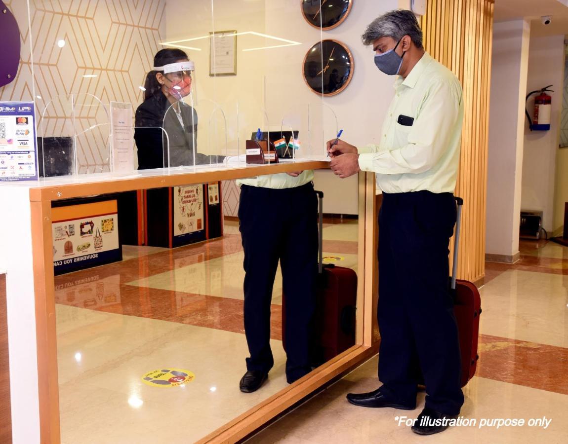 Oyo Downtown Inn Near Leisure Valley Park Gurgaon Buitenkant foto